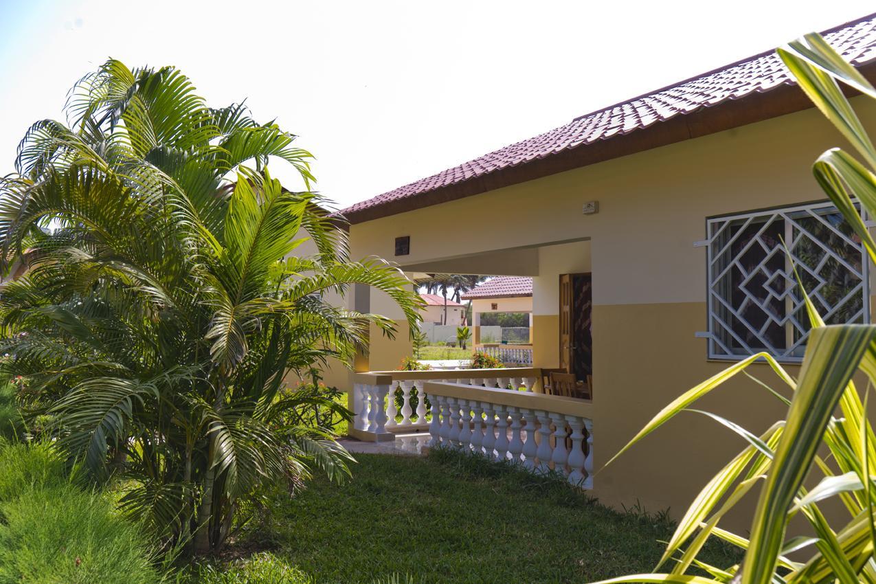 Kunta Kinteh Beach Complex Kotu Kültér fotó
